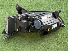 Laden Sie das Bild in den Galerie-Viewer, Frontscheinwerfer Dacia Sandero III Logan 260107978R Rechts Headlight SCH5121358298nb
