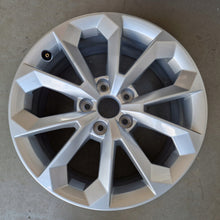 Load image into Gallery viewer, 1x Alufelge 17 Zoll 7.0&quot; 5x112 43ET Glanz Silber 8U0601025AF Audi Rim Wheel