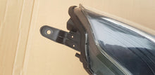 Laden Sie das Bild in den Galerie-Viewer, Frontscheinwerfer Toyota Yaris Links Scheinwerfer Headlight