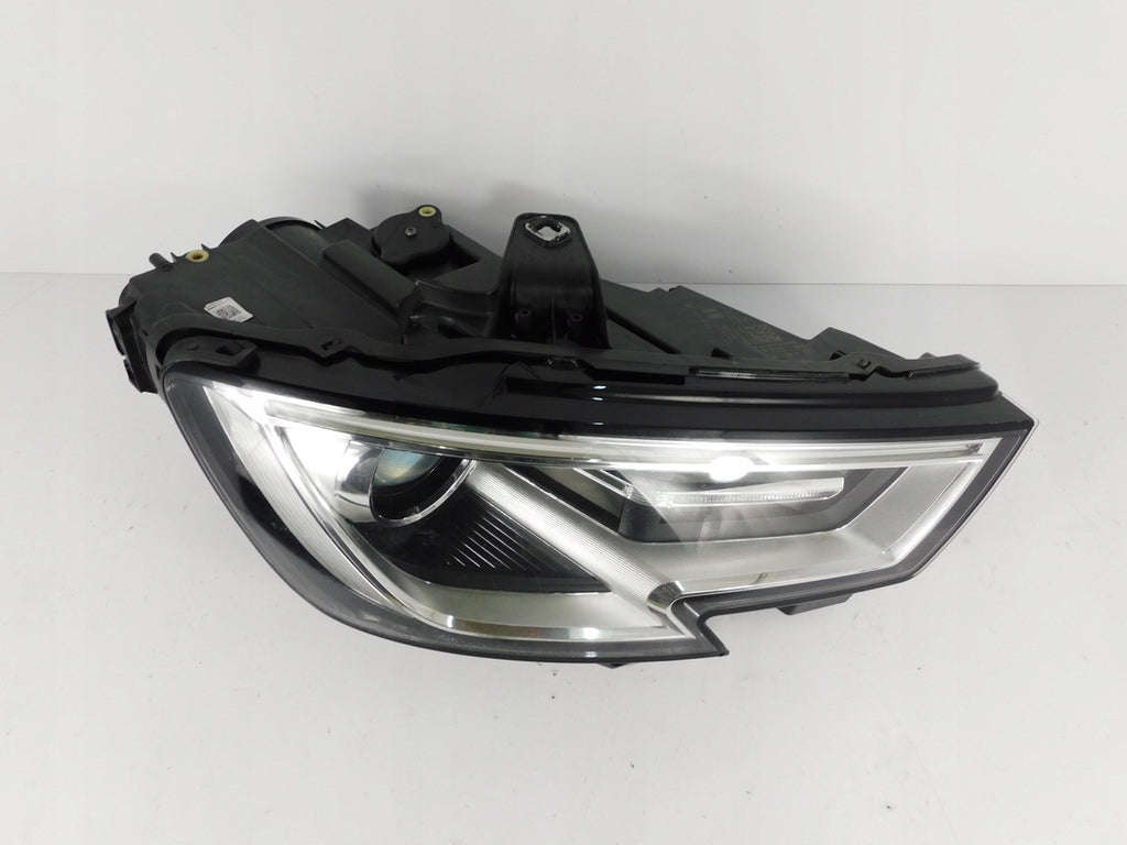 Frontscheinwerfer Audi A3 8V0941006E Xenon Rechts Scheinwerfer Headlight SCH5820704866te