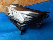 Laden Sie das Bild in den Galerie-Viewer, Frontscheinwerfer Dacia Sandero III Logan 260607161 Links Scheinwerfer Headlight SCH6387490775cp