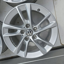 Laden Sie das Bild in den Galerie-Viewer, 4x Alufelge 16 Zoll 7.0" 5x112 47ET 6855083 BMW 4 Caddy V Golf VII Touran FEL5981274834ke