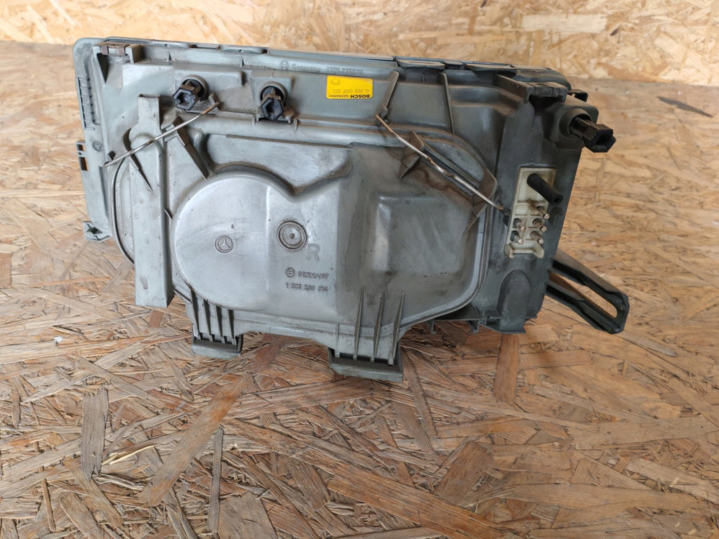 Frontscheinwerfer Mercedes-Benz 190 W201 2018200261 Rechts Headlight SCH3589325120rn