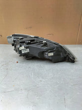 Laden Sie das Bild in den Galerie-Viewer, Frontscheinwerfer Seat Ibiza V 6F1941007E LED Ein Stück (Rechts oder Links)