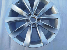 Load image into Gallery viewer, 1x Alufelge 18 Zoll 8.0" 5x112 40ET Glanz Silber 3G8601025C VW Arteon Rim Wheel FEL4275330012hm