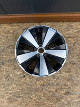Load image into Gallery viewer, 1x Alufelge 18 Zoll 5C0601025AK VW Beetle Rim Wheel FEL2965004434lg
