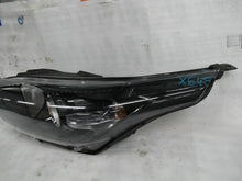 Laden Sie das Bild in den Galerie-Viewer, Frontscheinwerfer Kia Ceed 92101J7051 LED Ein Stück (Rechts oder Links)