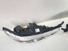 Laden Sie das Bild in den Galerie-Viewer, Frontscheinwerfer Mitsubishi Asx 8301C642 Xenon Ein Stück (Rechts oder Links)