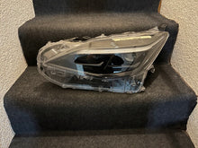 Laden Sie das Bild in den Galerie-Viewer, Frontscheinwerfer Toyota Yaris Cross Rechts Scheinwerfer Headlight SCH6523758750xh