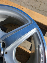 Load image into Gallery viewer, 1x Alufelge 18 Zoll 9.5" 5x112 48ET Glanz Silber A2184011502 Mercedes-Benz FEL6407071105qj