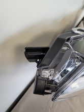 Laden Sie das Bild in den Galerie-Viewer, Frontscheinwerfer Toyota Corolla Rechts Scheinwerfer Headlight SCH8333299791qw