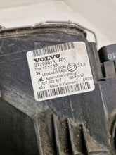Load image into Gallery viewer, Frontscheinwerfer Volvo S40 V50 31299617 31299618 Xenon Rechts oder Links SCH7837834143ax
