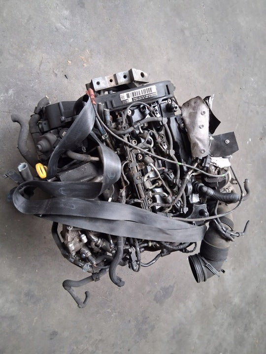 Motor VW Passat B8 CRL 2.0 TDI 150PS 110kW 2016 Engine Unkomplett MOT3315583075jn