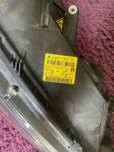Laden Sie das Bild in den Galerie-Viewer, Frontscheinwerfer Skoda Yeti 5L1941016C17S Xenon Rechts Scheinwerfer Headlight