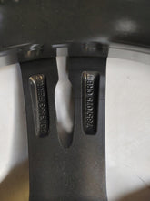 Load image into Gallery viewer, 1x Alufelge 19 Zoll 9.5" 5x112 26ET 7857075 BMW G30 F90 Rim Wheel FEL6217076342mn