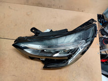 Laden Sie das Bild in den Galerie-Viewer, Frontscheinwerfer Renault Clio V 260604183R LED Links Scheinwerfer Headlight SCH7546708449sp