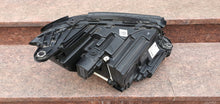 Laden Sie das Bild in den Galerie-Viewer, Frontscheinwerfer Mercedes-Benz W213 C238 A2139067706 Xenon Rechts oder Links SCH7574932530rn