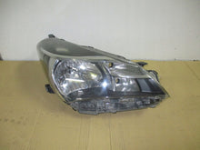 Load image into Gallery viewer, Frontscheinwerfer Toyota Yaris Rechts Scheinwerfer Headlight