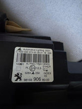 Laden Sie das Bild in den Galerie-Viewer, Frontscheinwerfer Peugeot 308 98169905 98169906 LED Rechts oder Links SCH5452068828sz