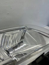 Laden Sie das Bild in den Galerie-Viewer, Frontscheinwerfer Toyota Hilux Rechts Scheinwerfer Headlight SCH8760258555zx