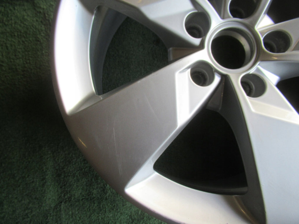 1x Alufelge 17 Zoll 7.0" 5x112 47ET 8S0601025J Audi Tt Rim Wheel