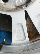 Laden Sie das Bild in den Galerie-Viewer, 1x Alufelge 16 Zoll 658601025K Skoda Scala Rim Wheel FEL8279807175yq