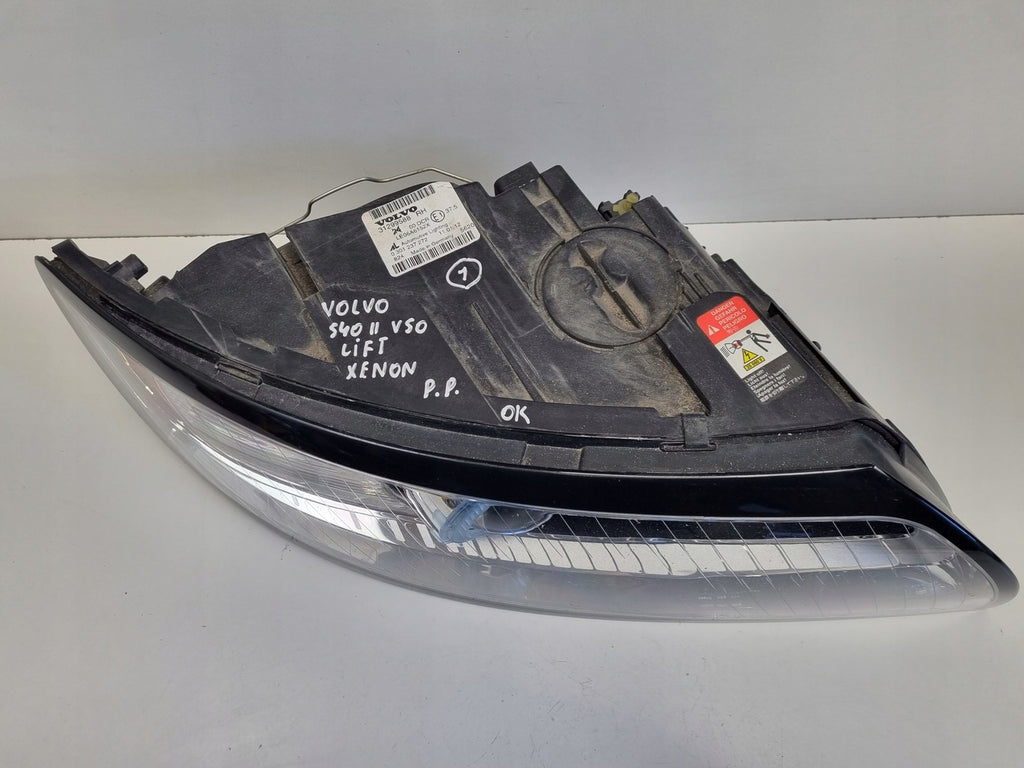 Frontscheinwerfer Volvo S40 II 31299588 0301237272 Xenon Rechts Headlight SCH6989947108mb
