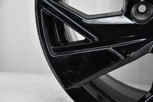 Laden Sie das Bild in den Galerie-Viewer, 1x Alufelge 17 Zoll 7.5" 5x108 44ET Glanz Schwarz 9843281580 Opel Astra L FEL3357650706qy