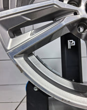 Laden Sie das Bild in den Galerie-Viewer, 1x Alufelge 18 Zoll 8.0" 5x120 20ET Glanz Grau 8091464 BMW Rim Wheel FEL7142379809fm