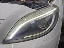 Load image into Gallery viewer, Frontscheinwerfer Mercedes-Benz W246 A2468200761 Xenon Links Headlight SCH7815542071tl