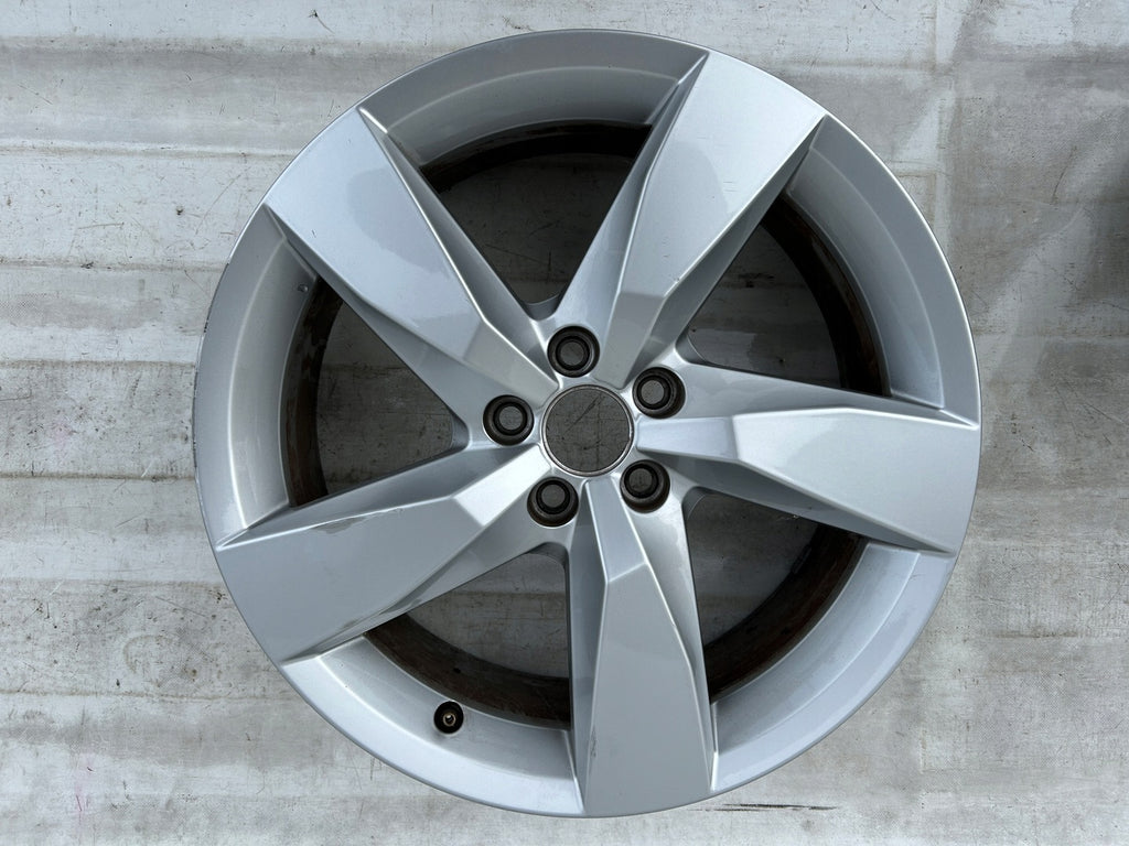 1x Alufelge 17 Zoll 6.5" 5x112 39ET 2GM601025A VW T-Cross Rim Wheel