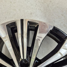 Load image into Gallery viewer, 1x Alufelge 16 Zoll 6.5" 5x114.3 403003206R Renault Zoe Rim Wheel FEL8332813622vm