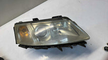 Load image into Gallery viewer, Frontscheinwerfer Saab 93 9-3 Xenon Rechts Scheinwerfer Headlight SCH7991110305gm