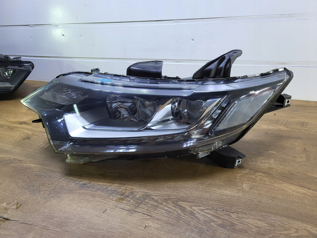 Frontscheinwerfer Mitsubishi Outlander III ECM921-22A10 Links Headlight