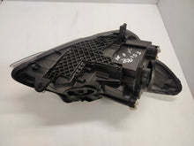 Laden Sie das Bild in den Galerie-Viewer, Frontscheinwerfer Mercedes-Benz Vito W447 A4479065800 Rechts oder Links