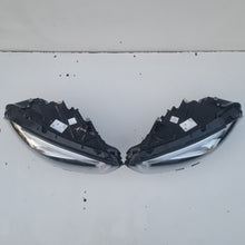 Load image into Gallery viewer, Frontscheinwerfer Mercedes-Benz W177 W1779065600 Xenon Rechts oder Links SCH5153944543wr