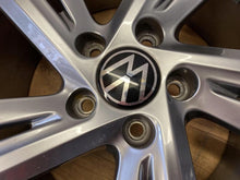 Load image into Gallery viewer, 1x Alufelge 17 Zoll 7.5" 5x112 51ET Glanz Silber 5H0601025AF VW I Rim Wheel FEL1521006210ge