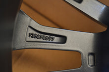 Laden Sie das Bild in den Galerie-Viewer, 1x Alufelge 17 Zoll 7.0&quot; 5x110 40ET Schwarz 735690919 Fiat 1 Rim Wheel