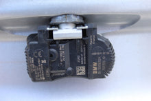 Load image into Gallery viewer, 4x Alufelge 17 Zoll 6.5" 5x112 39ET Glanz Silber 6856076 BMW F39 X1 F48 FEL8887820529lz