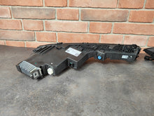 Laden Sie das Bild in den Galerie-Viewer, Frontscheinwerfer BMW 7 9879935-12 9879936-12 Ein Satz Scheinwerfer Headlight SCH4194076913xg