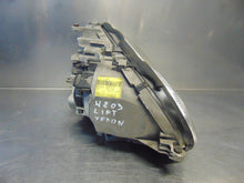Laden Sie das Bild in den Galerie-Viewer, Frontscheinwerfer Mercedes-Benz W203 A2038203559 Xenon Links Headlight SCH2559846430vs