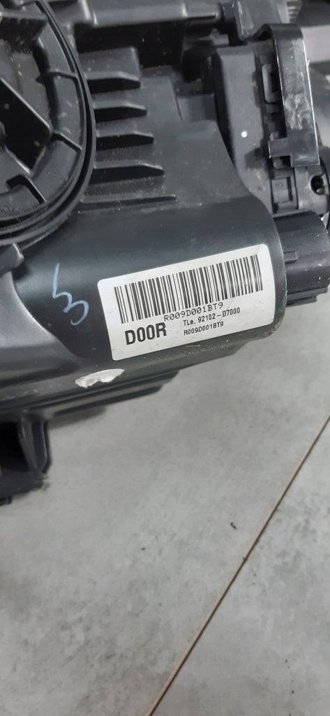 Frontscheinwerfer Hyundai Tucson 92102-D7XXX Rechts Scheinwerfer Headlight SCH4432616115al