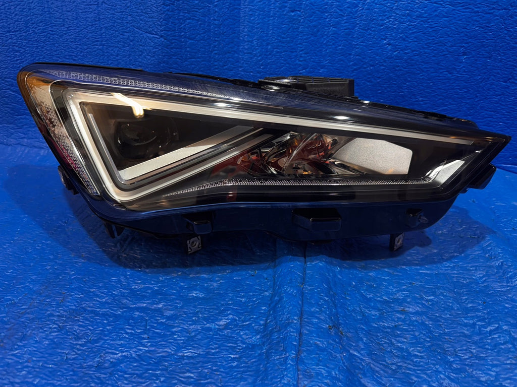 Frontscheinwerfer Seat Leon 5FB941774 Rechts Scheinwerfer Headlight SCH3375945889tn