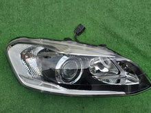 Load image into Gallery viewer, Frontscheinwerfer Volvo Xc60 31698809 Bi-Xenon Rechts Scheinwerfer Headlight SCH8326103619uc