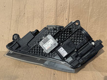 Laden Sie das Bild in den Galerie-Viewer, Frontscheinwerfer Skoda Superb III 3V1941016B Rechts Scheinwerfer Headlight