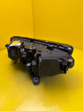 Laden Sie das Bild in den Galerie-Viewer, Frontscheinwerfer Skoda Octavia 5E1941016 Rechts Scheinwerfer Headlight SCH5717024238mf