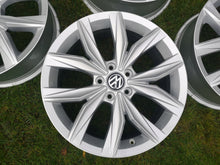 Load image into Gallery viewer, 4x Alufelge 18 Zoll 7.0" 5x112 43ET 5NA601025 VW Passat Tiguan Rim Wheel FEL2555303261ts