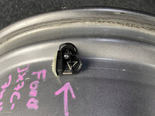 Laden Sie das Bild in den Galerie-Viewer, 1x Alufelge 17 Zoll 7.0&quot; 5x108 50ET JX7C-F1A Ford Focus Rim Wheel