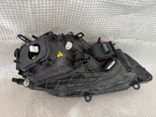 Load image into Gallery viewer, Frontscheinwerfer VW Touareg 7P1941033A Xenon Links Scheinwerfer Headlight