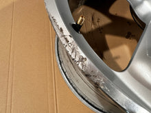 Laden Sie das Bild in den Galerie-Viewer, 1x Alufelge 19 Zoll 8.0" 5x112 39ET 8R0601025BA Audi Q5 Rim Wheel FEL8269395522zd